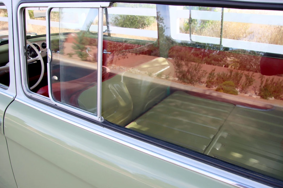 1960 Hillman - Image 24 of 31