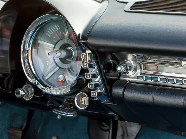 1960 Chrysler Imperial 2nd Gen - Image 15 of 18