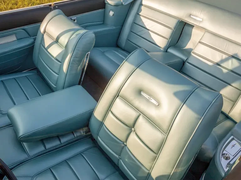 1960 Chrysler Imperial 2nd Gen - Image 14 of 18