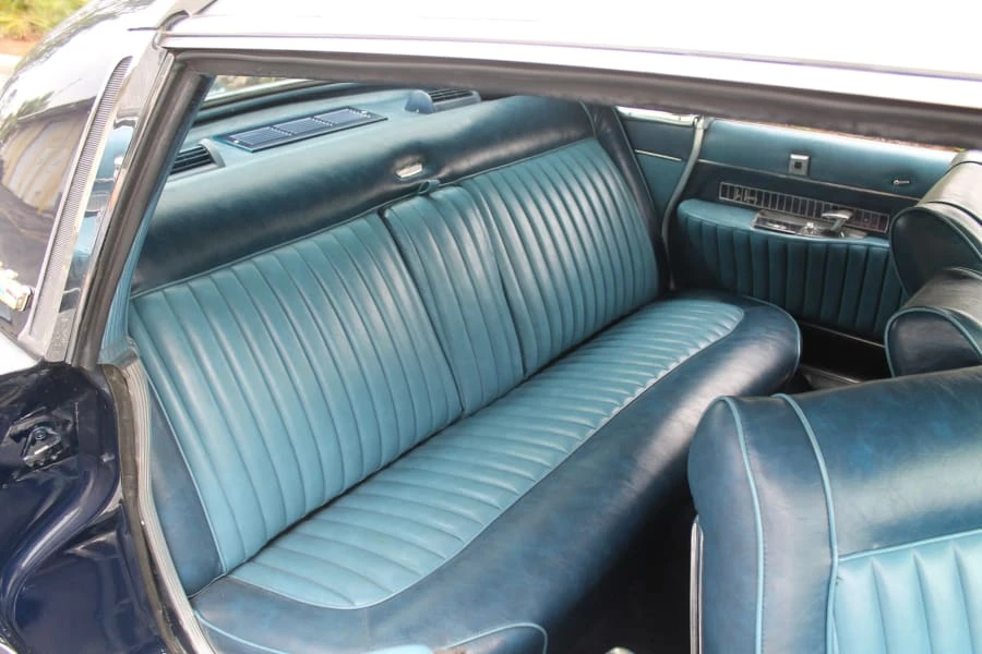 1960 Imperial LeBaron - Image 6 of 23