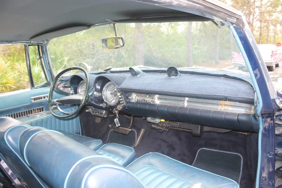 1960 Imperial LeBaron - Image 8 of 23