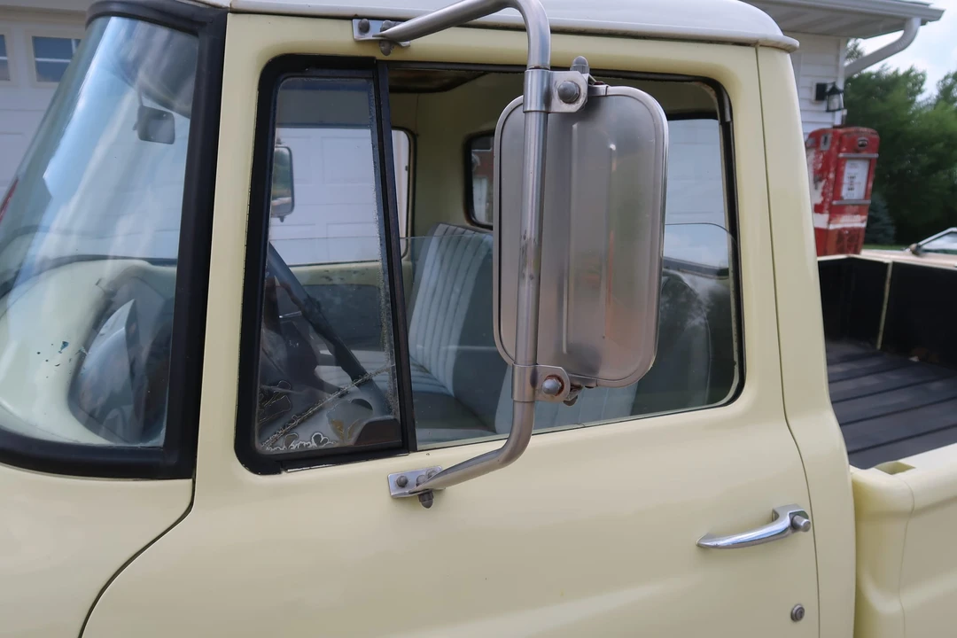 1960 International Harvester Pickup - Image 29 of 31