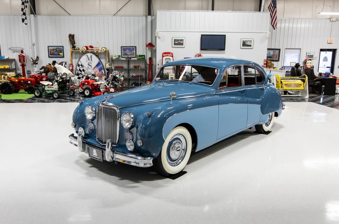 1960 Jaguar Mark VII & VIII & IX - Image 9 of 31