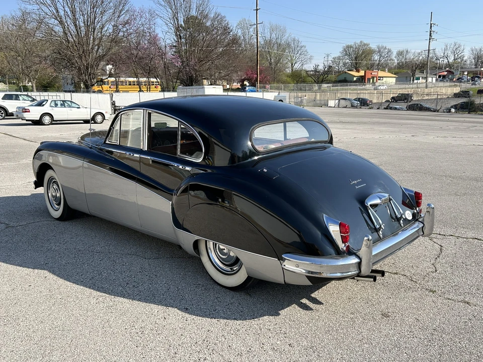 1960 Jaguar Mark VII & VIII & IX - Image 21 of 31