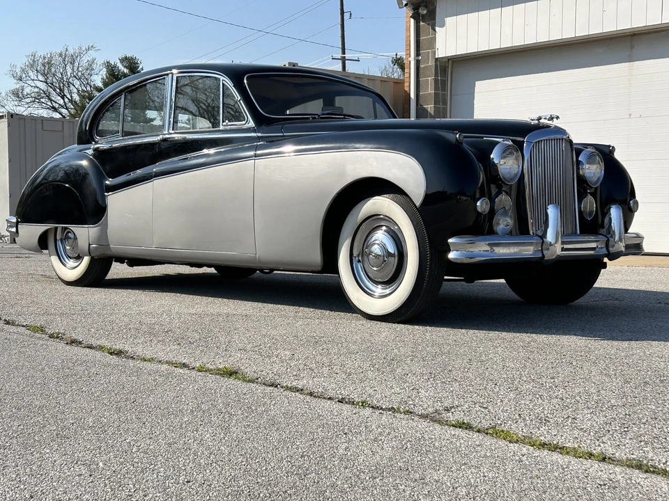 1960 Jaguar Mark VII & VIII & IX - Image 9 of 31