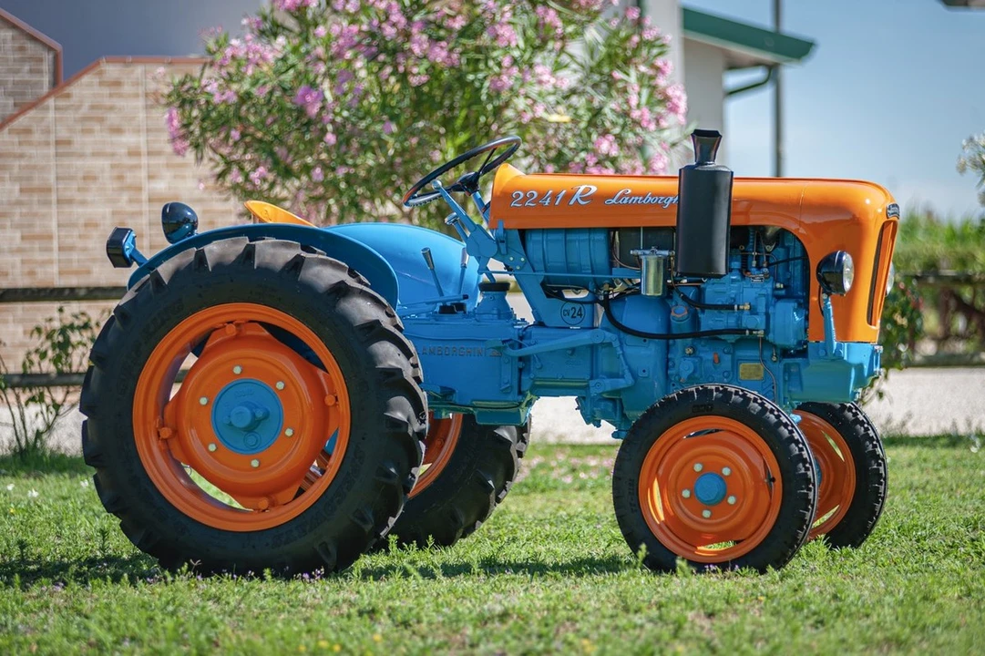 1960 Lamborghini Tractors - Image 6 of 30