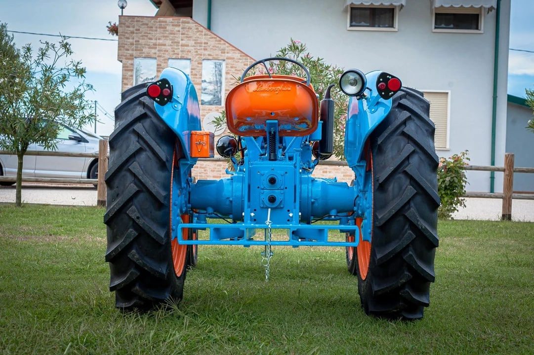 1960 Lamborghini Tractors - Image 5 of 30