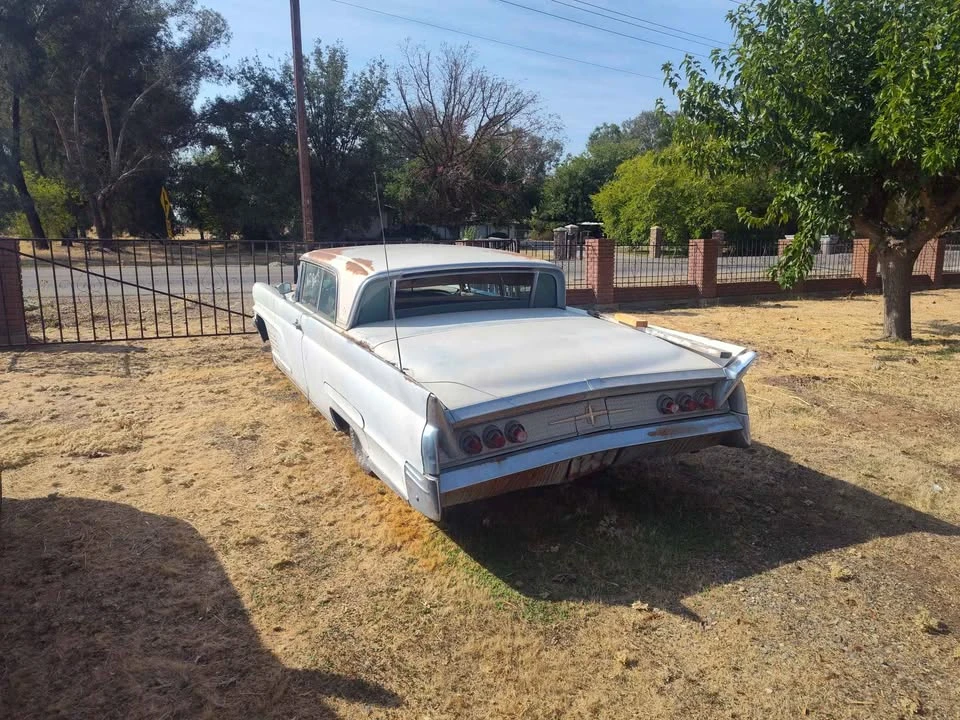 1960 Lincoln Continental 3rd Gen - Image 2 of 3