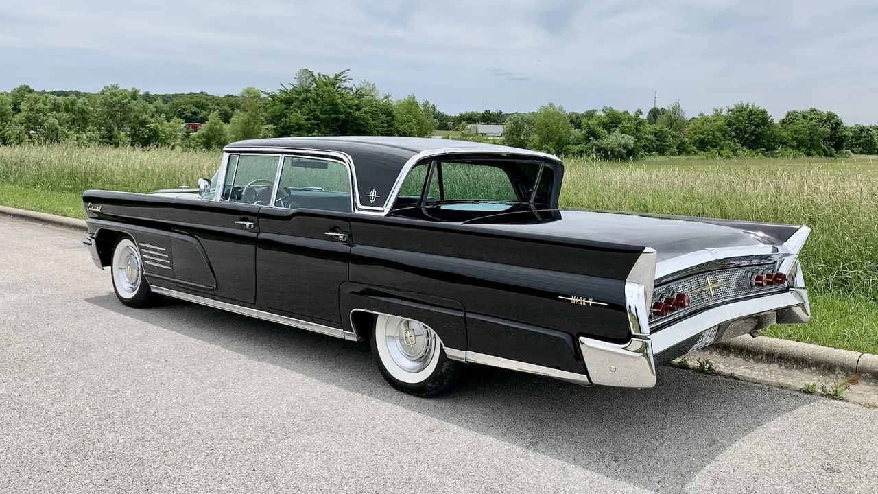 1960 Lincoln Continental 3rd Gen - Image 2 of 5