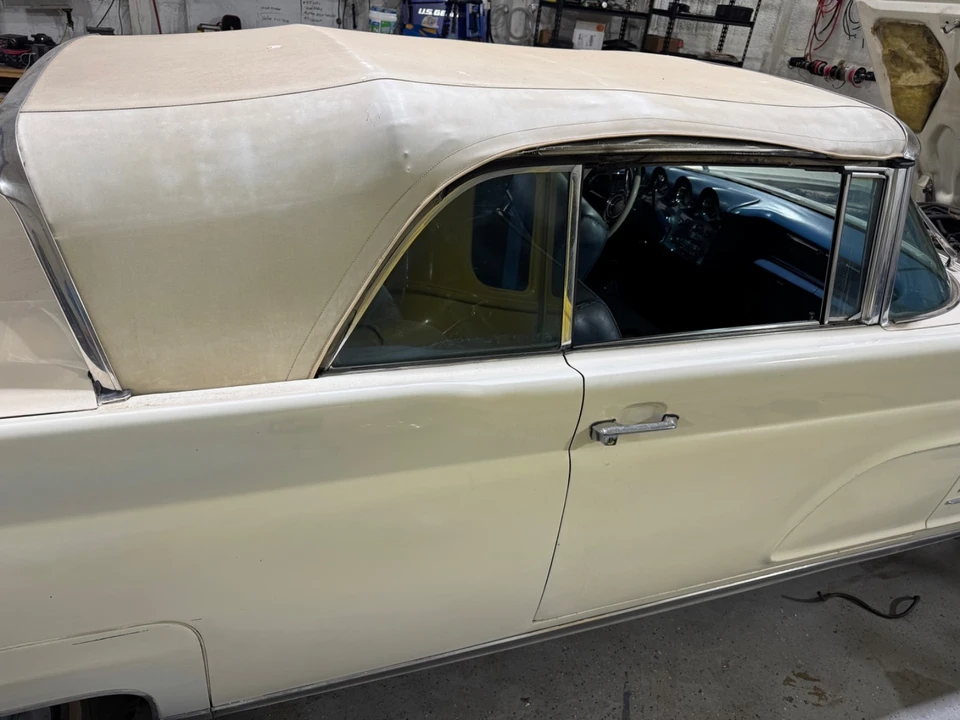 1960 Lincoln Continental 3rd Gen - Image 28 of 31