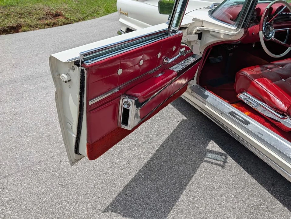 1960 Lincoln Continental 3rd Gen - Image 17 of 20
