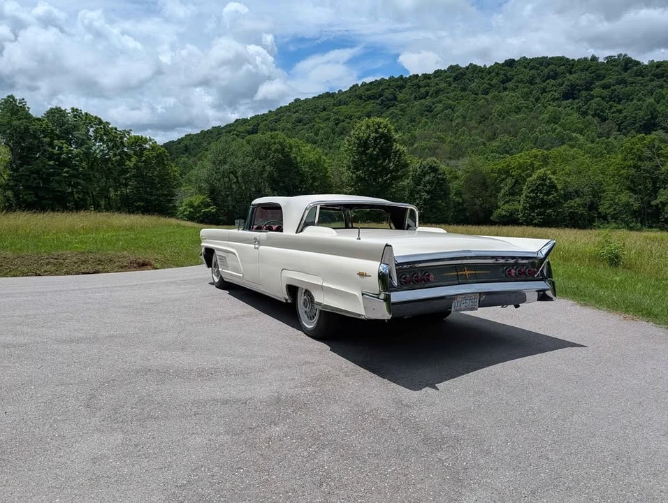 1960 Lincoln Continental 3rd Gen - Image 6 of 20