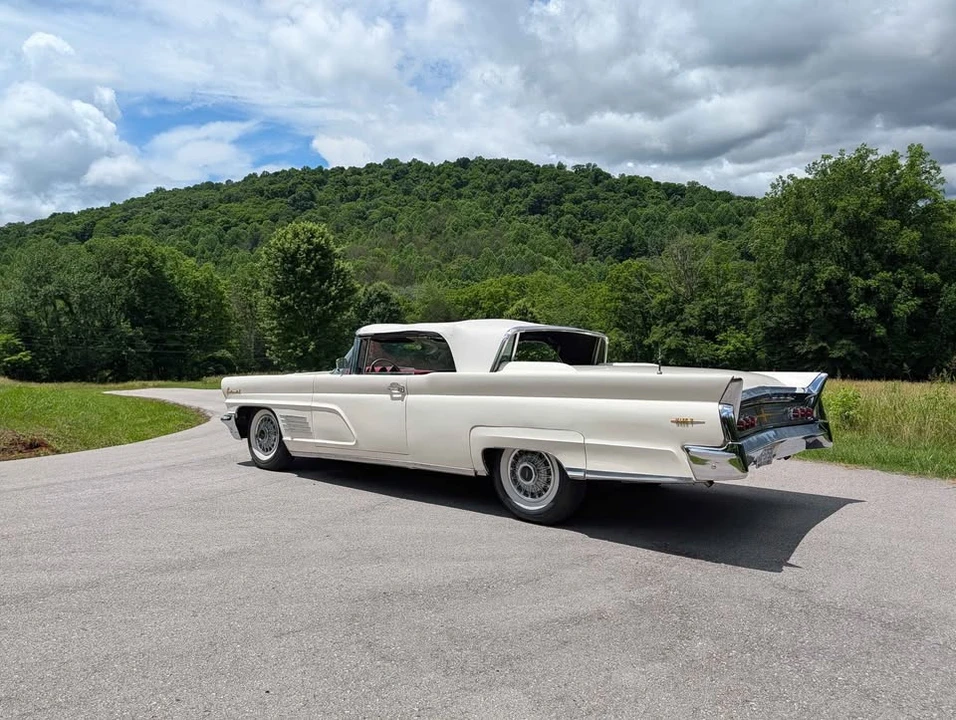 1960 Lincoln Continental 3rd Gen - Image 7 of 20