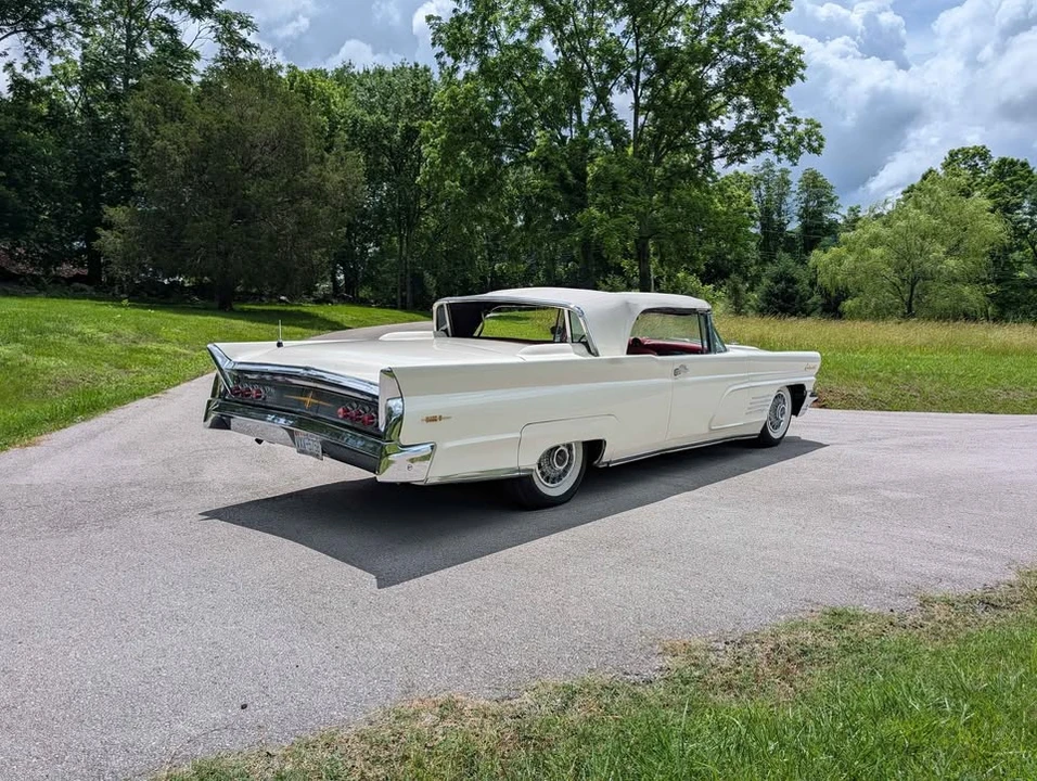 1960 Lincoln Continental 3rd Gen - Image 5 of 20
