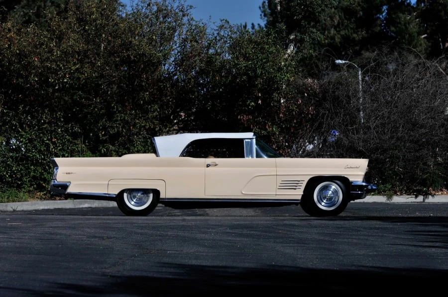 1960 Lincoln Continental 3rd Gen - Image 2 of 12