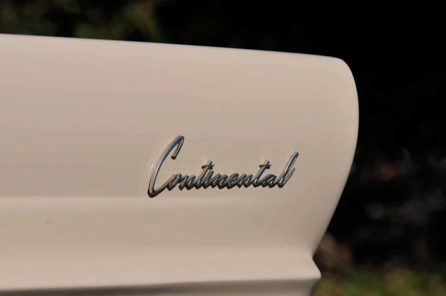 1960 Lincoln Continental 3rd Gen - Image 9 of 12
