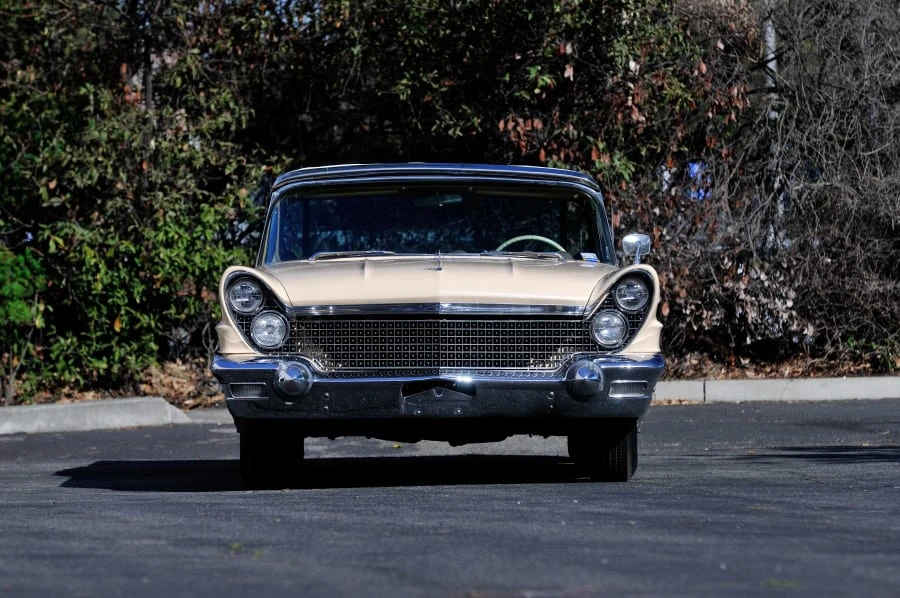 1960 Lincoln Continental 3rd Gen - Image 11 of 12