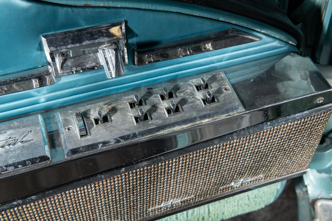 1960 Lincoln Continental 3rd Gen - Image 30 of 31