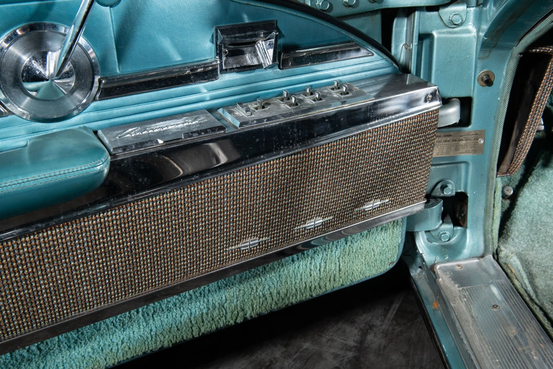 1960 Lincoln Continental 3rd Gen - Image 29 of 31