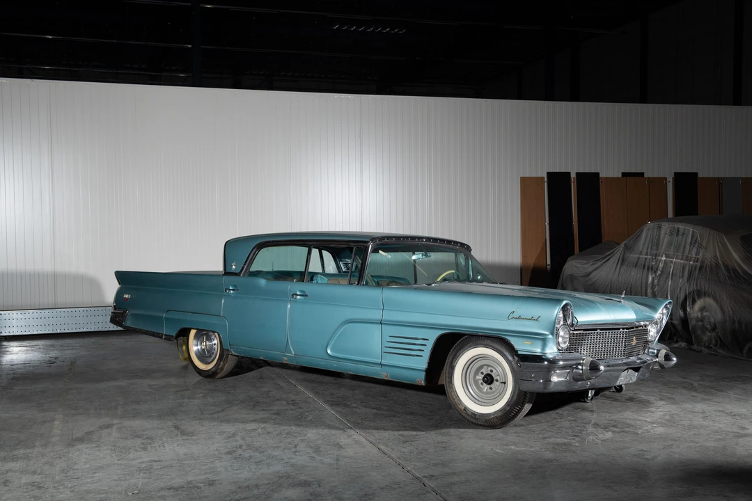 1960 Lincoln Continental 3rd Gen - Image 3 of 31