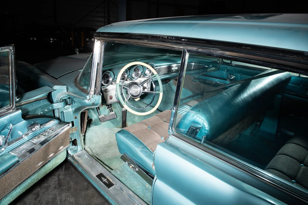1960 Lincoln Continental 3rd Gen - Image 25 of 31