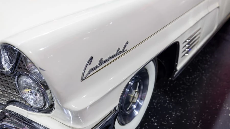 1960 Lincoln Continental 3rd Gen - Image 7 of 31