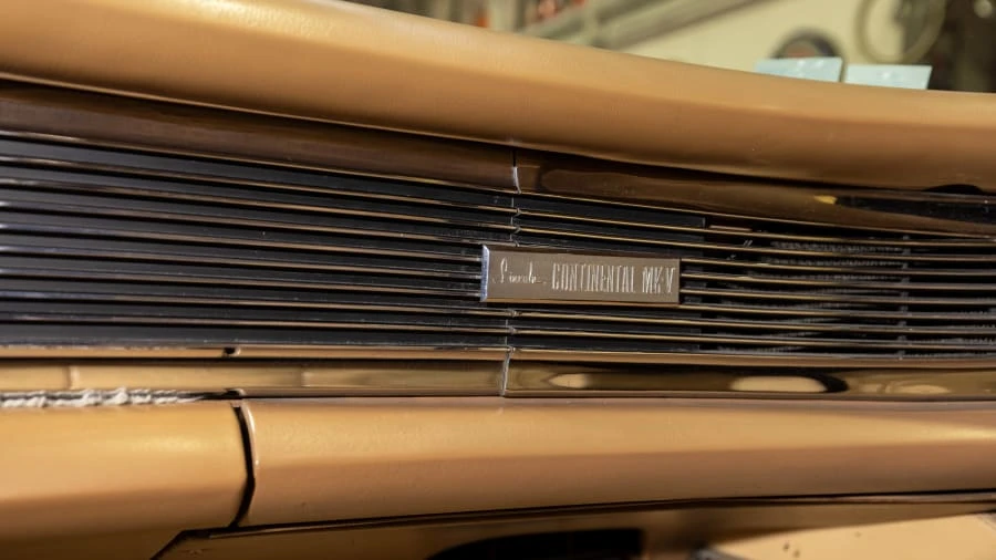1960 Lincoln Continental 3rd Gen - Image 26 of 31