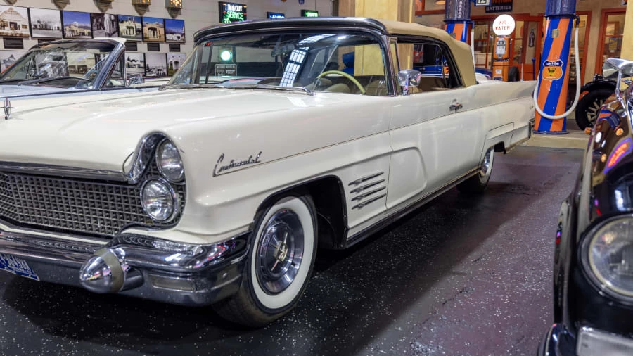 1960 Lincoln Continental 3rd Gen - Image 6 of 31
