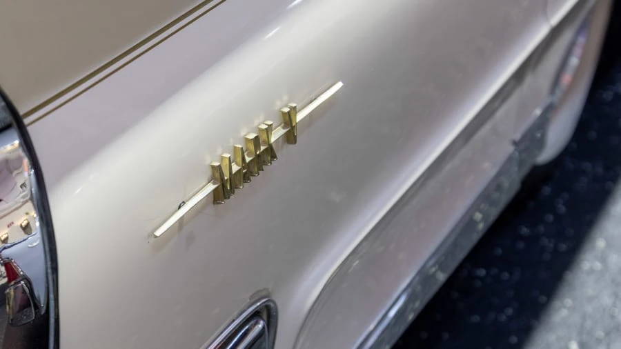 1960 Lincoln Continental 3rd Gen - Image 10 of 31