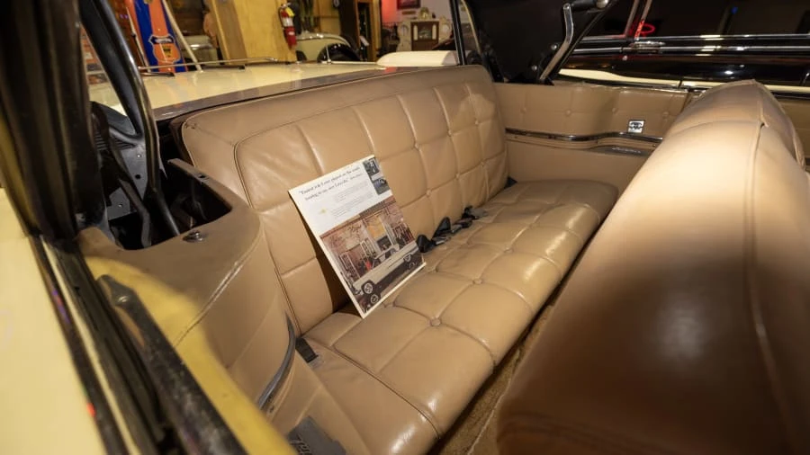 1960 Lincoln Continental 3rd Gen - Image 20 of 31
