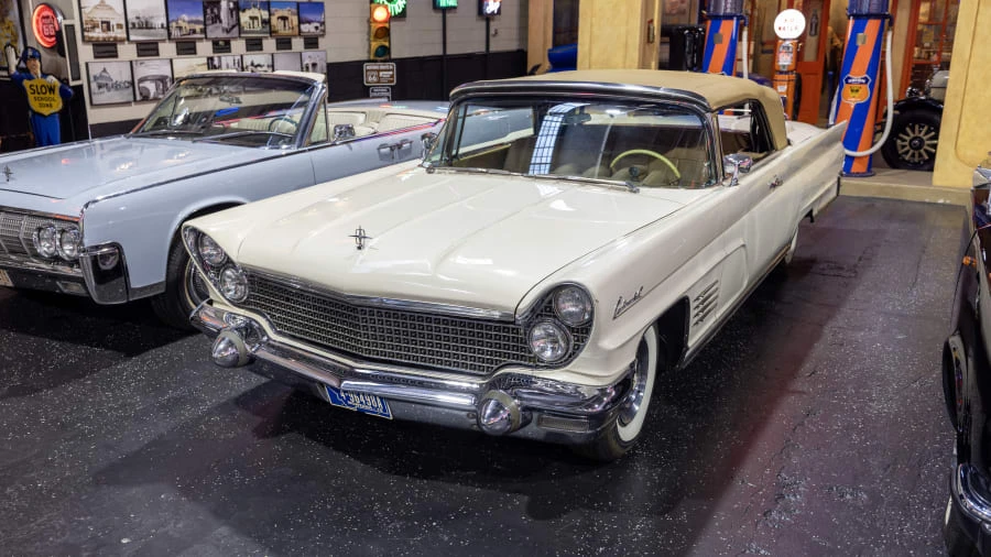 1960 Lincoln Continental 3rd Gen - Image 5 of 31