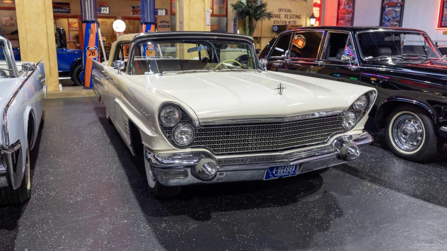 1960 Lincoln Continental 3rd Gen - Image 3 of 31