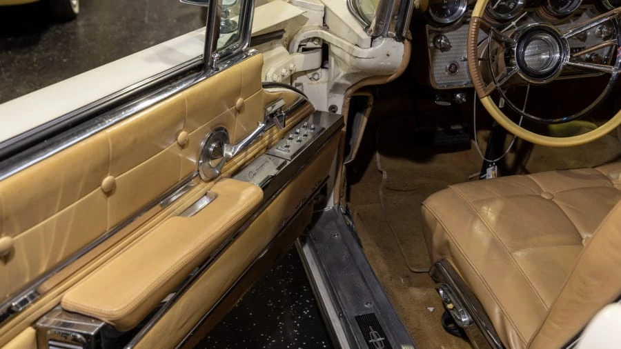 1960 Lincoln Continental 3rd Gen - Image 21 of 31