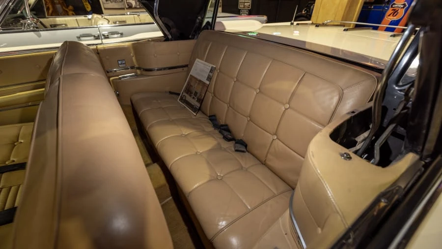 1960 Lincoln Continental 3rd Gen - Image 25 of 31