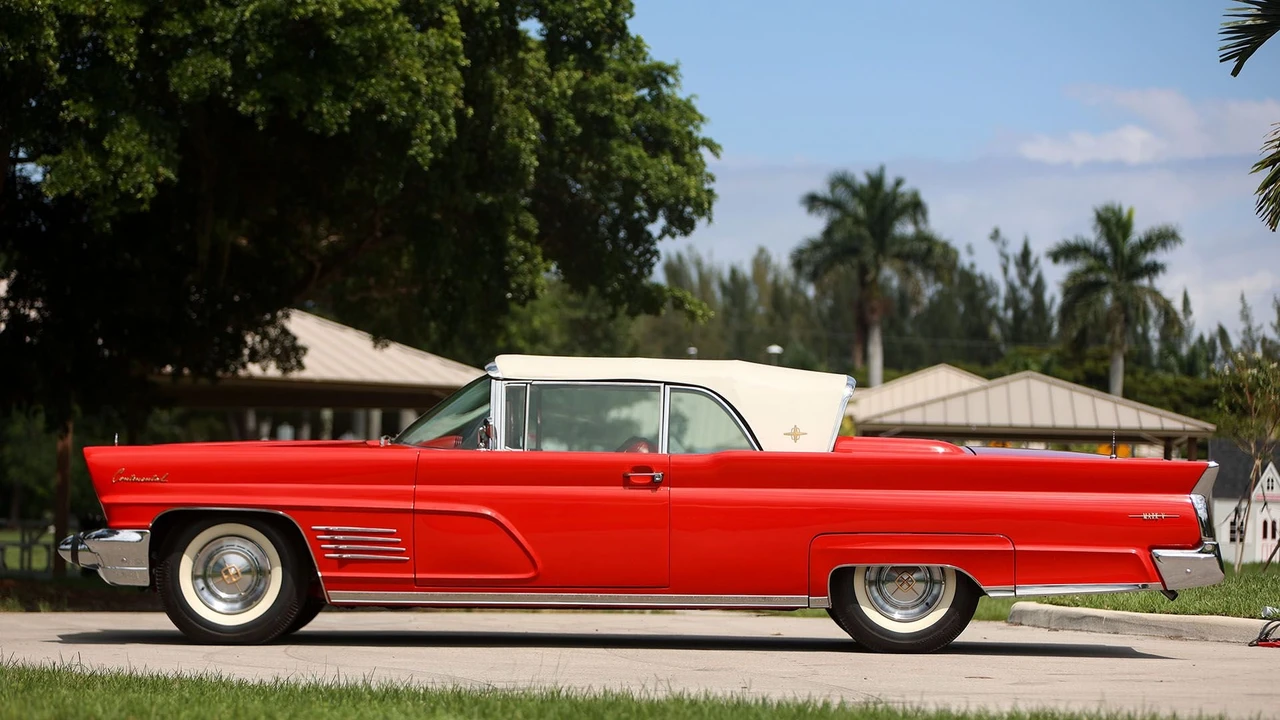 1960 Lincoln Continental Mark Series - Image 11 of 31