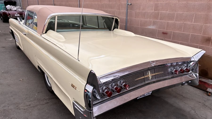 1960 Lincoln Continental Mark V - Image 3 of 4
