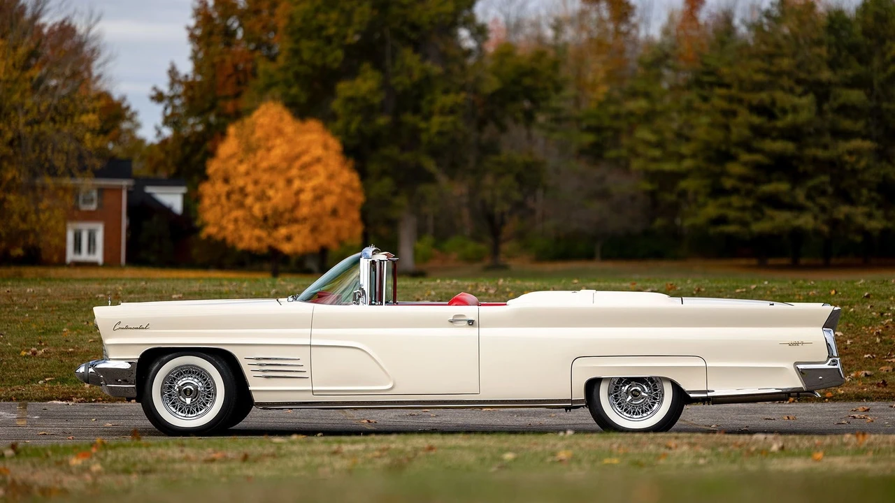 1960 Lincoln Continental Mark Series - Image 19 of 31