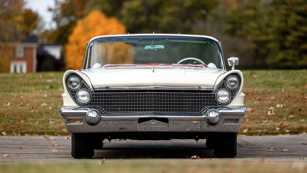1960 Lincoln Continental Mark Series - Image 16 of 31