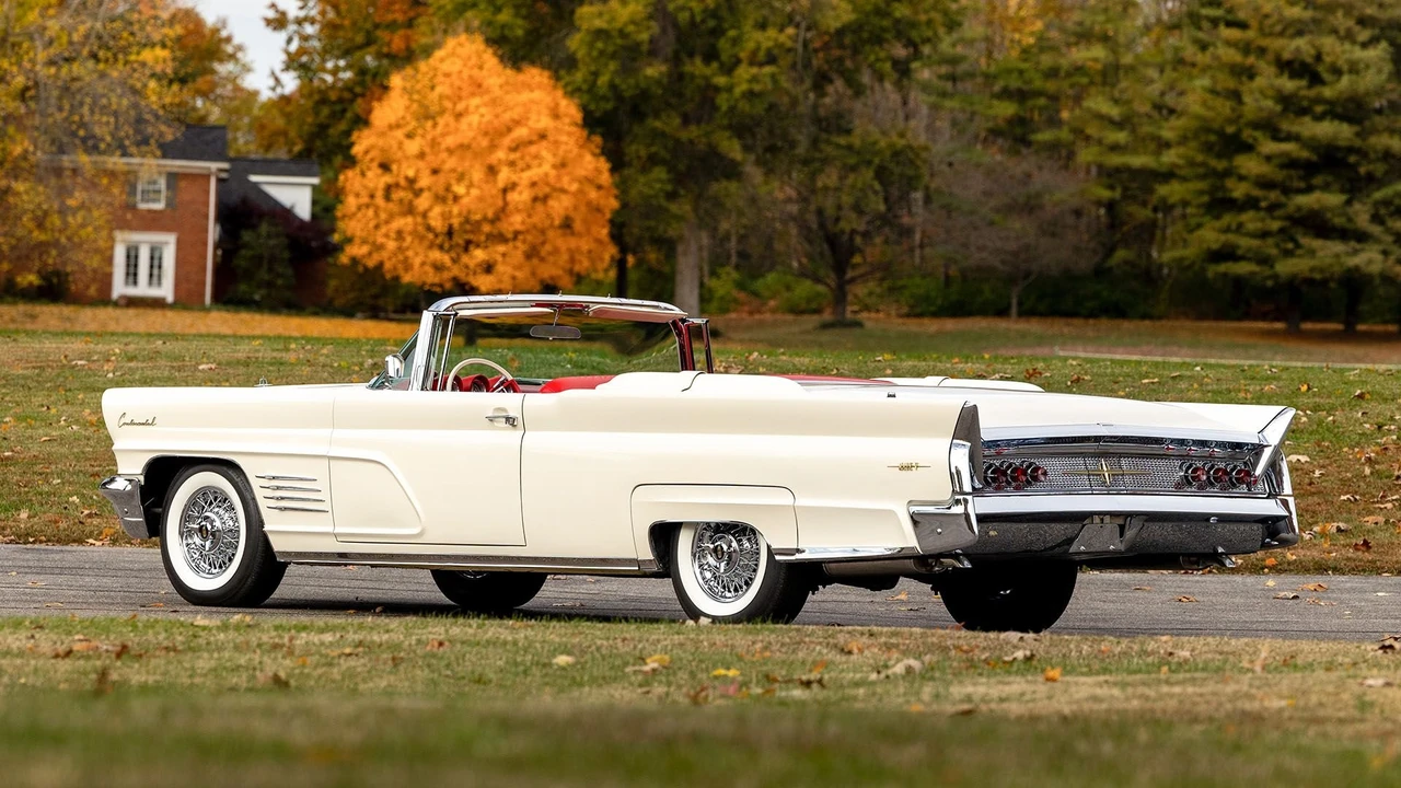 1960 Lincoln Continental Mark Series - Image 4 of 31