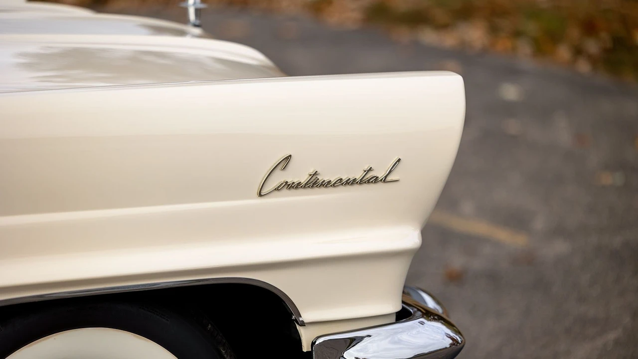 1960 Lincoln Continental Mark Series - Image 28 of 31