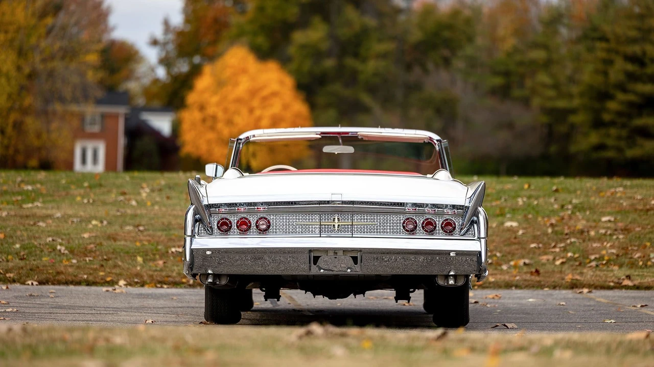 1960 Lincoln Continental Mark Series - Image 24 of 31