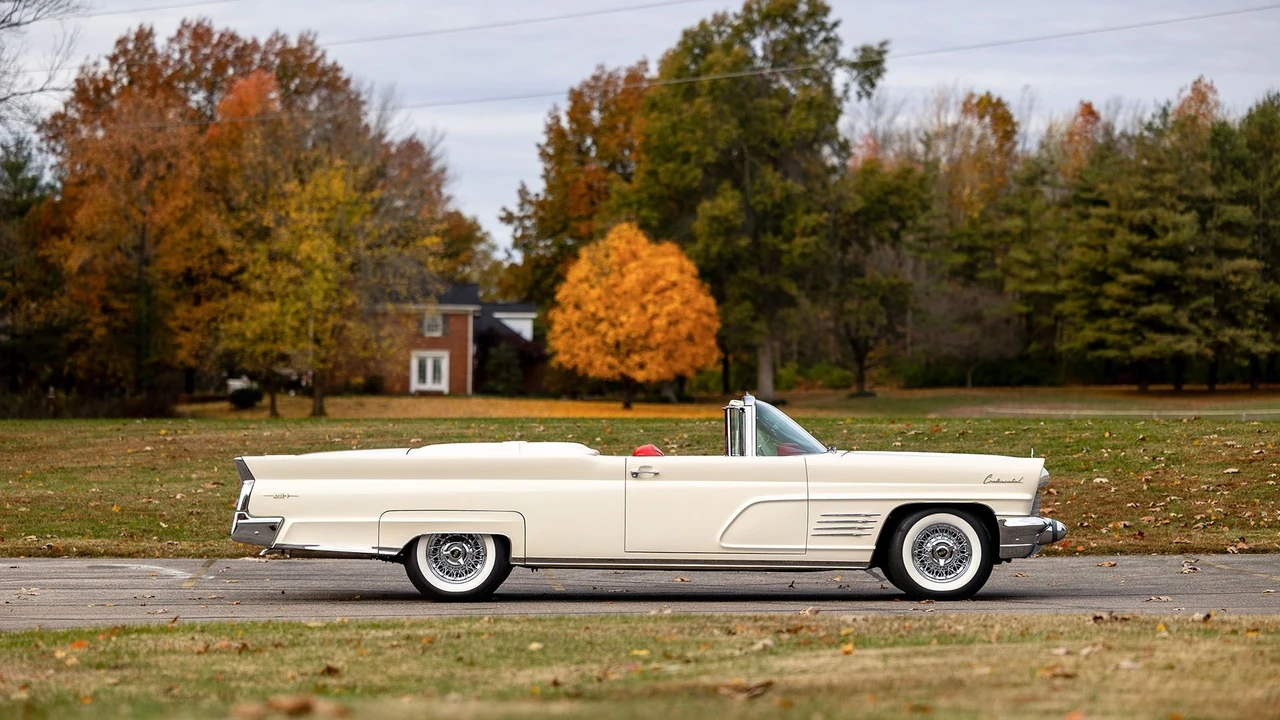 1960 Lincoln Continental Mark Series - Image 25 of 31