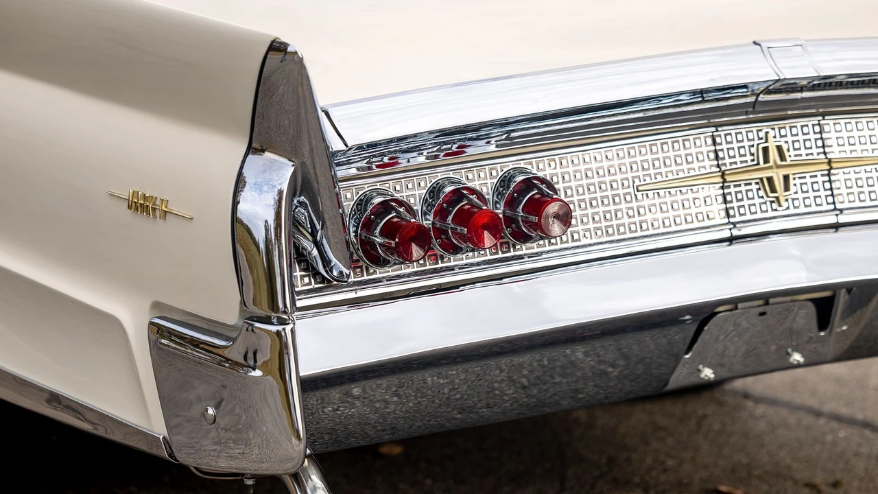 1960 Lincoln Continental Mark Series - Image 7 of 31