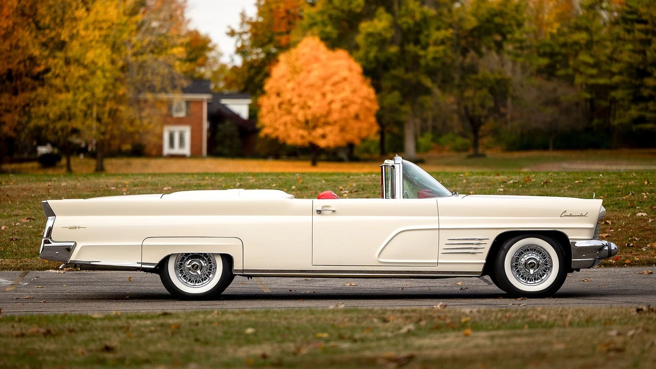 1960 Lincoln Continental Mark Series - Image 3 of 31
