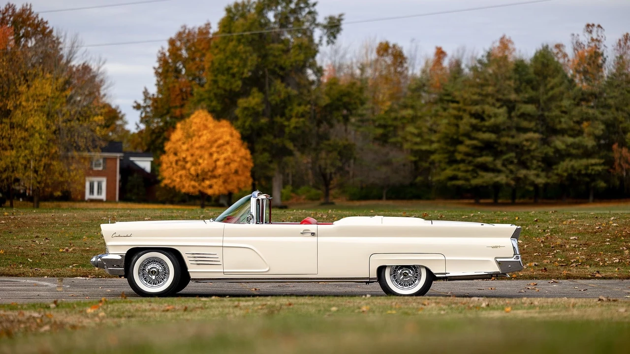 1960 Lincoln Continental Mark Series - Image 20 of 31