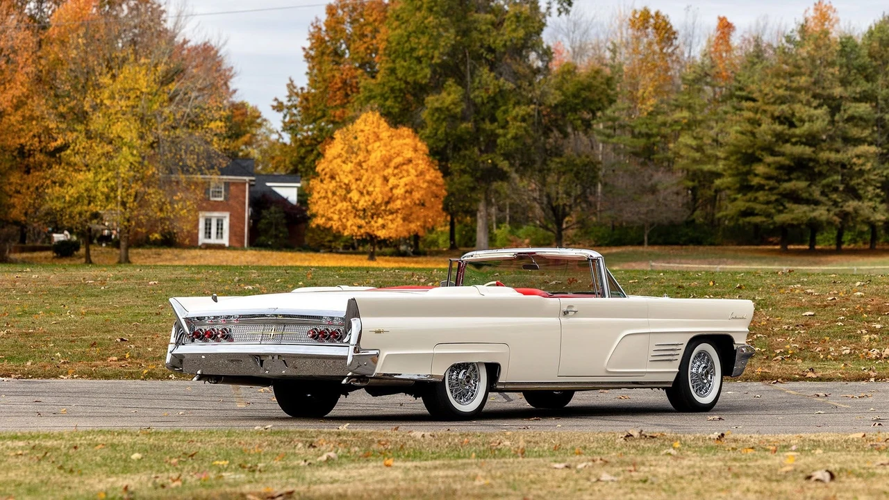 1960 Lincoln Continental Mark Series - Image 27 of 31