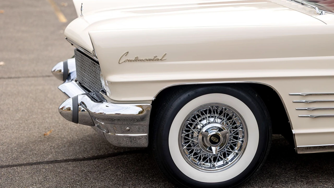 1960 Lincoln Continental Mark Series - Image 9 of 31