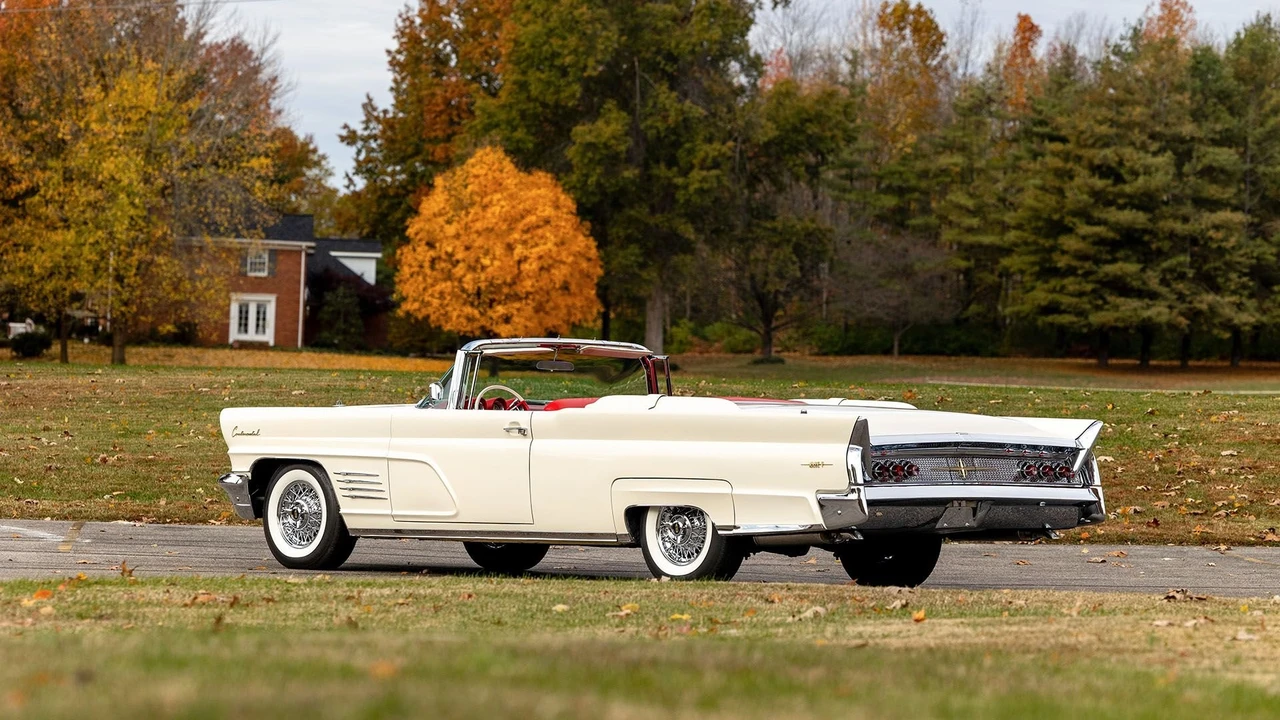 1960 Lincoln Continental Mark Series - Image 18 of 31