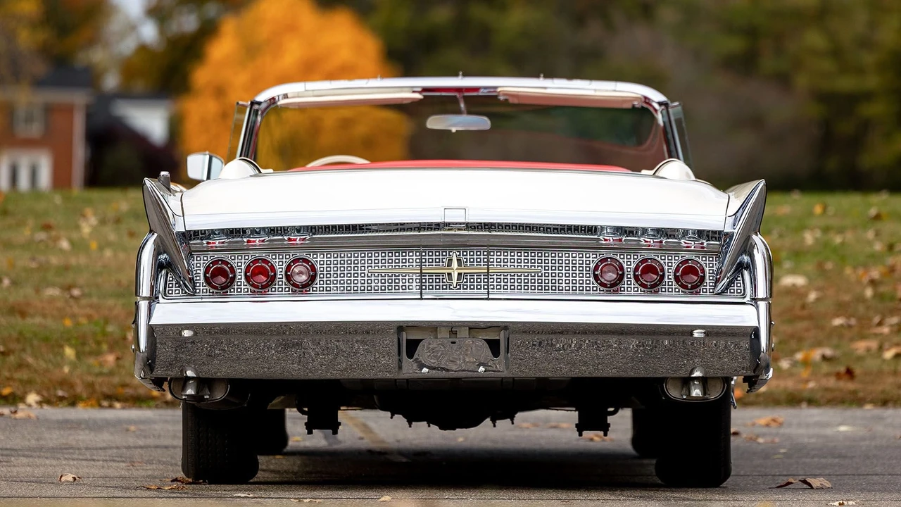 1960 Lincoln Continental Mark Series - Image 8 of 31