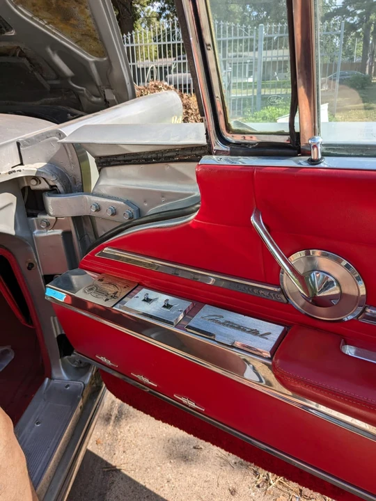 1960 Lincoln Continental 3rd Gen - Image 9 of 13
